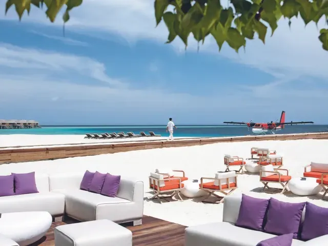 Constance Moofushi photo 6