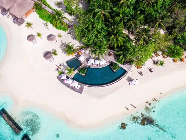 Constance Moofushi photo 7