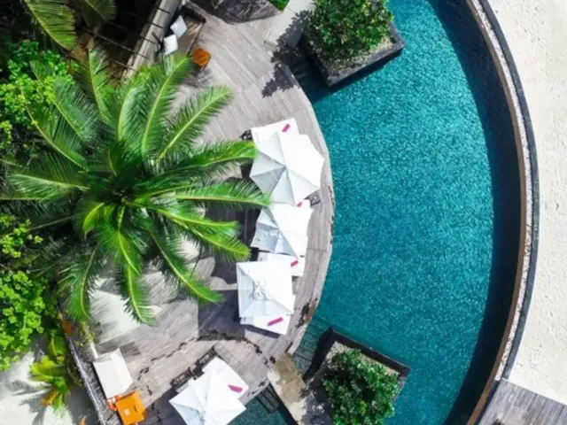 Constance Moofushi photo 9