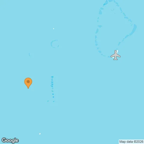 Map of Constance Moofushi and the nearest airport