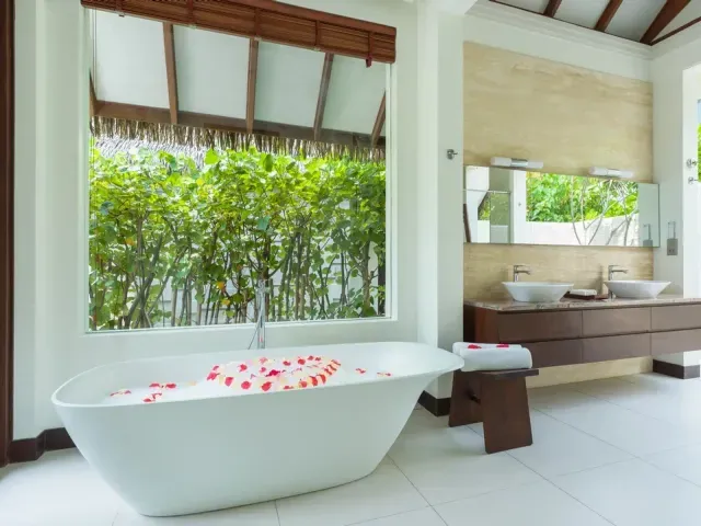 Heritance Aarah photo 5