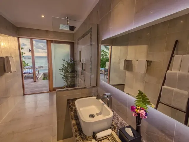 Hurawalhi Island Resort photo 8