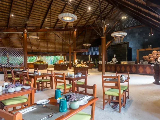 Kuredu Island Resort & Spa photo 9