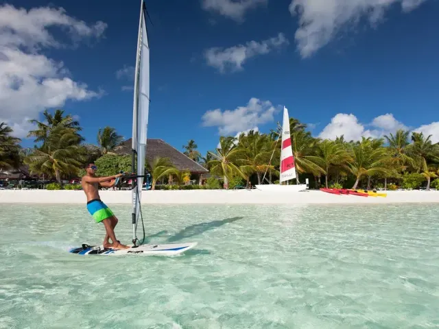 Vilamendhoo Island Resort & Spa photo 4